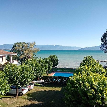 Casa Lugana 10 - Monolocale Con Piscina Direttamente A Lago Apartment Sirmione Luaran gambar